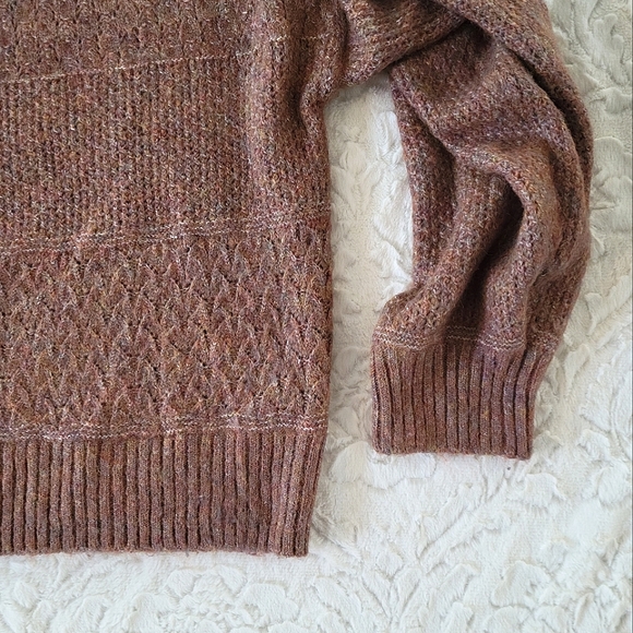 Women's Old Navy Crewneck Sweater - Picture 6 of 6